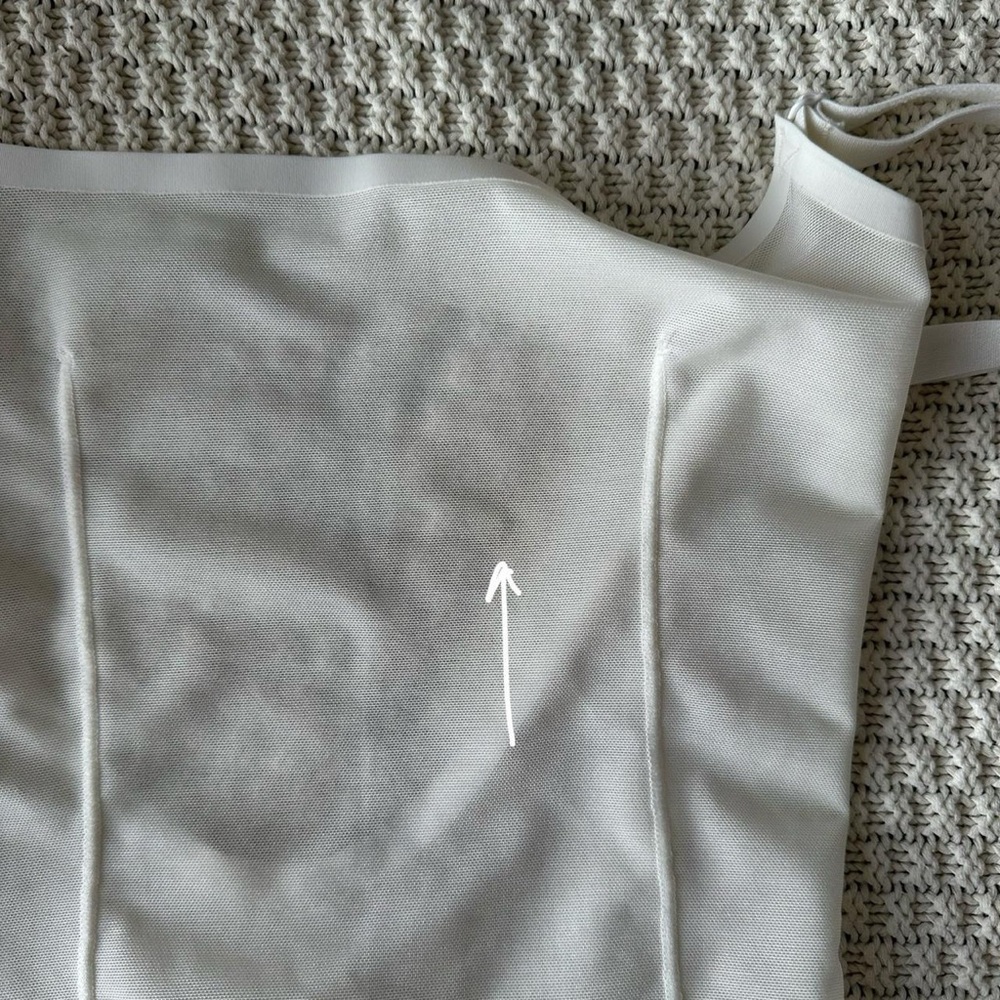 SKIMS Cream Bodysuit - Picture 7 of 7